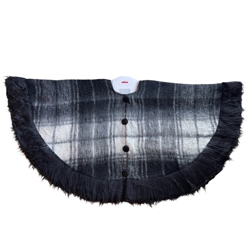 The Farmhouse Rachel Ashwell Mohair Plaid Holiday Tree Skirt Blk Gray 52” NWT